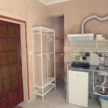 Artemis & Διαμέρισμα