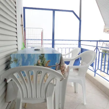 Artemis & Apartment