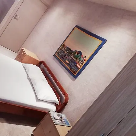 Artemis & Διαμέρισμα